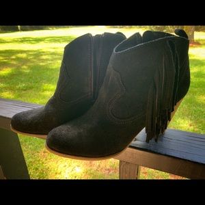 Steve Madden Booties with fringe